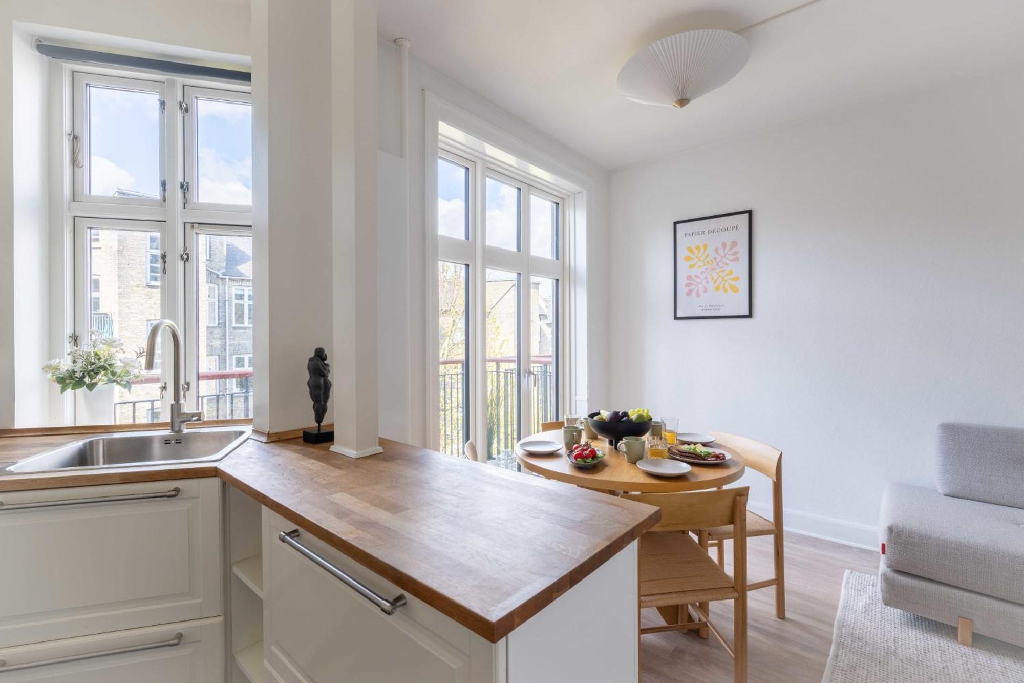 Cozy & Bright Flat In Peaceful Area *